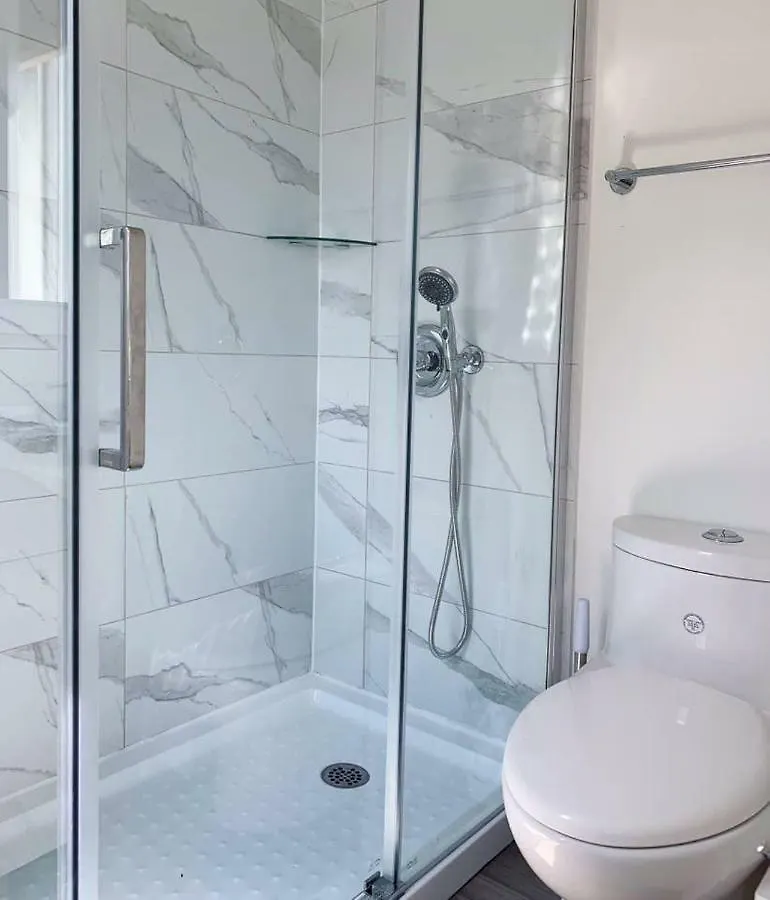 Nice Rooms With Private Bath In Mid Town Toronto Canada
