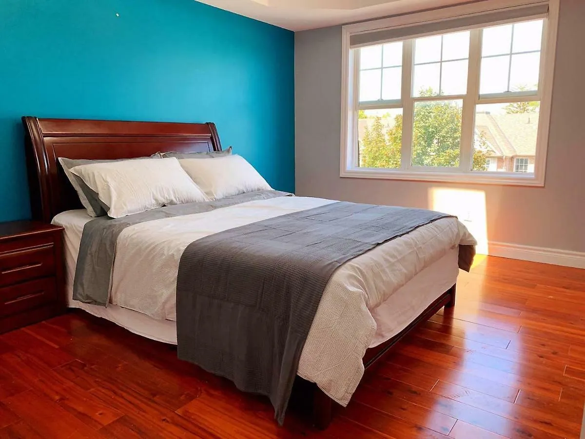 Nice Rooms With Private Bath In Mid Town Toronto Canadá